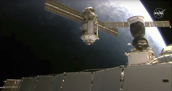 ▲▼俄羅斯多用途實驗艙「科學號」（Nauka）在29日與國際太空站（ISS）成功對接。（圖／達志影像／美聯社）