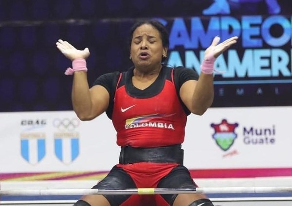 哥倫比亞舉重女選手梅塞德斯上台大喊「馬英九」，引發國人熱議。（翻攝Mercedes Isabel Pérez Tigrero IG）