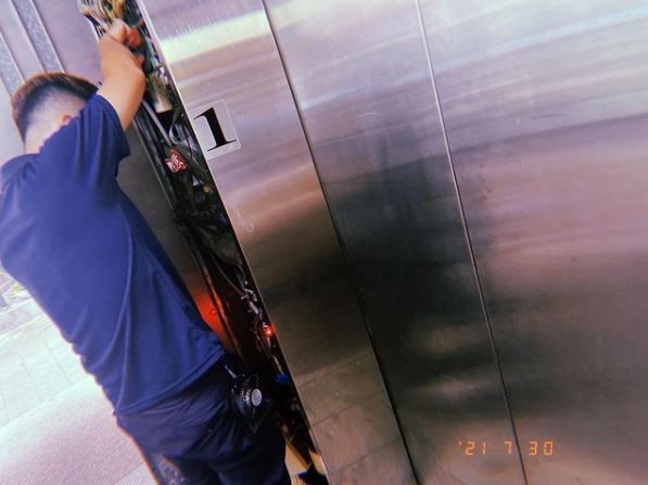 ▲豆花妹透露差點受困電梯。（圖／翻攝自Instagram／fafa19871115）