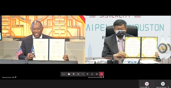 ▲▼台北市長柯文哲和休士頓市長席維斯特‧透納簽署重申友好關係協議。（圖／北市府提供）