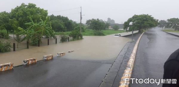 ▲▼台南多處傳出淹水災情。（圖／記者林悅翻攝）