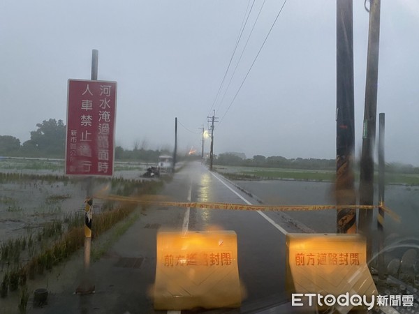 ▲受西南氣流影響，沿海平地全日均有雷陣雨，降雨熱區廣泛分布在沿海到平地，山區仍有短強降雨，黃偉哲市長提醒市民朋友做好防災整備。（圖／記者林悅翻攝，下同）