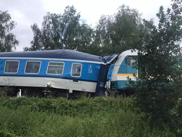 ▲▼ 捷克發生火車對撞事故。（圖／Policie ČR）