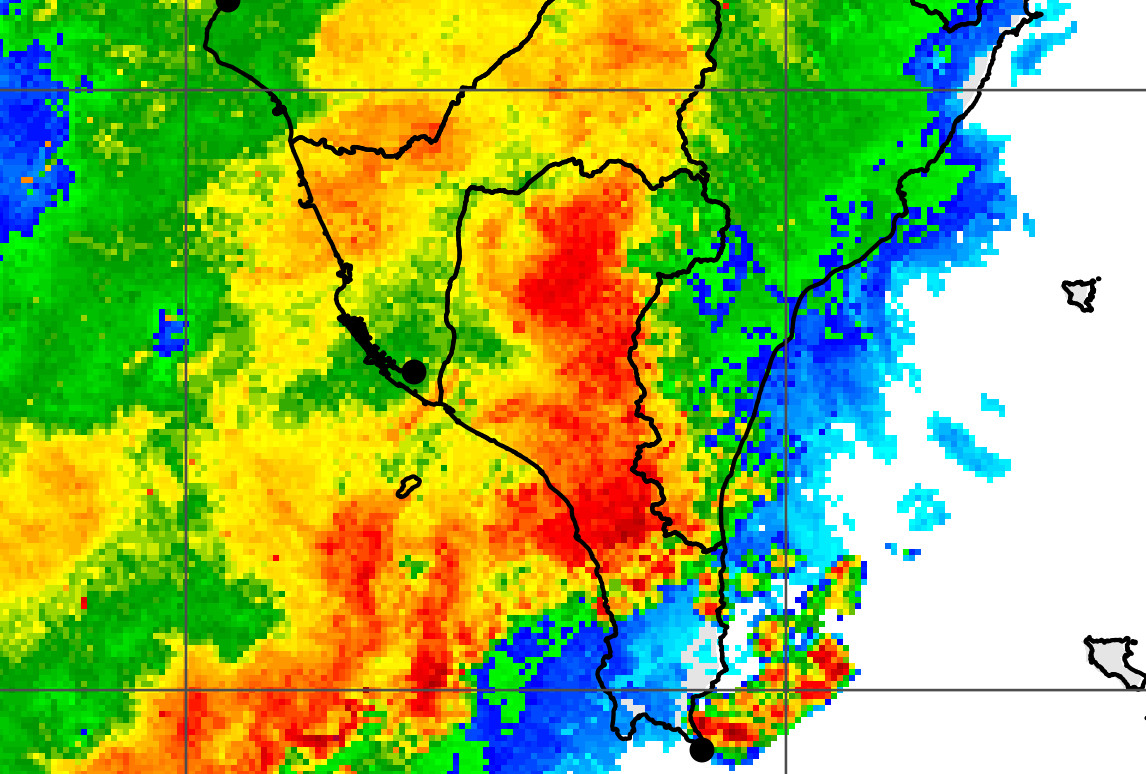 ▲▼受到盧碧颱風影響，高雄大暴雨。（圖／中央氣象局）