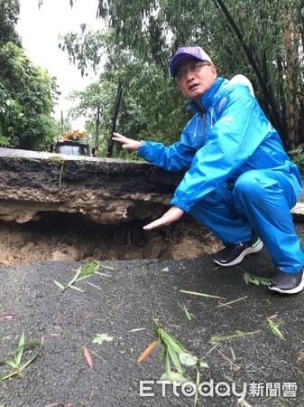 ▲彰化八卦山路面坍塌。（圖／彰化市民代表韓德生提供及彰化市長林世賢提供）