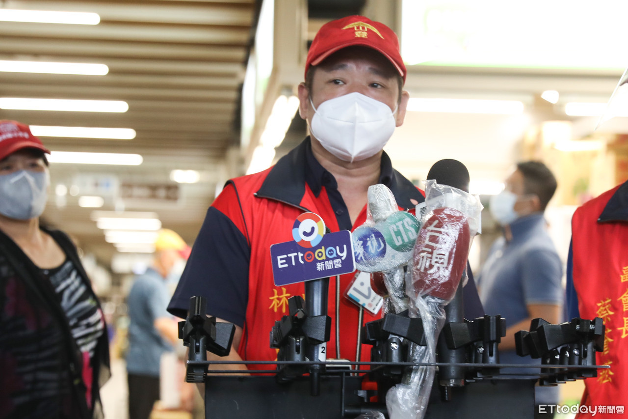 江湖人變身雞肉大亨日賣6千隻 地方盛傳「性騷美女里長」就是他