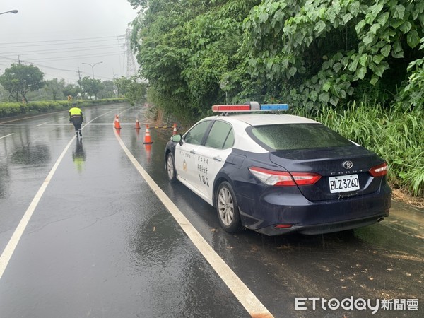 ▲彰化八卦山路段多處積水坍方。（圖／記者唐詠絮翻攝）