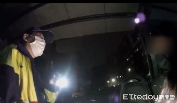 ▲南港舊庄所警方重回現場順利逮到涉案竊嫌。（圖／記者張君豪翻攝）