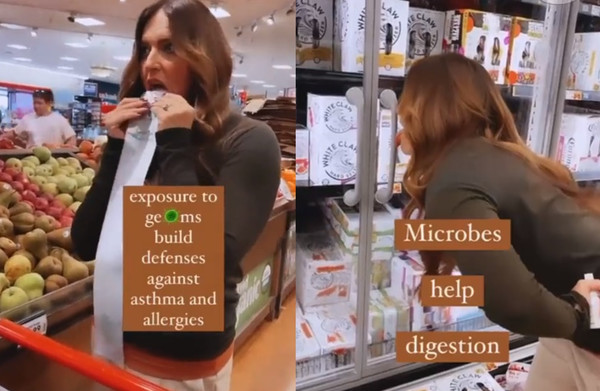 沒在怕染疫！女進超市狂舔門把　噁心片瘋傳：用細菌增加抵抗力。（圖／翻攝自Twitter）
