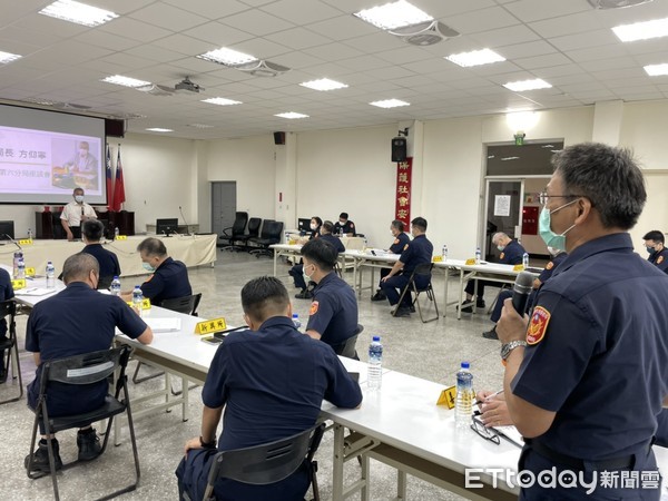 ▲台南市警局長方仰寧，11日下午前往六分局召開座談會，傾聽員警心聲，強調「有案必查，嚴辦到底，向上溯源、向下刨根」。（圖／記者林悅翻攝，下同）