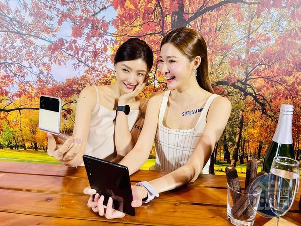 韓國三星11日舉辦全球行動裝置新品發表會，包括摺疊機Galaxy Z Fold3、Galaxy Z Flip3、智慧錶Galaxy W
