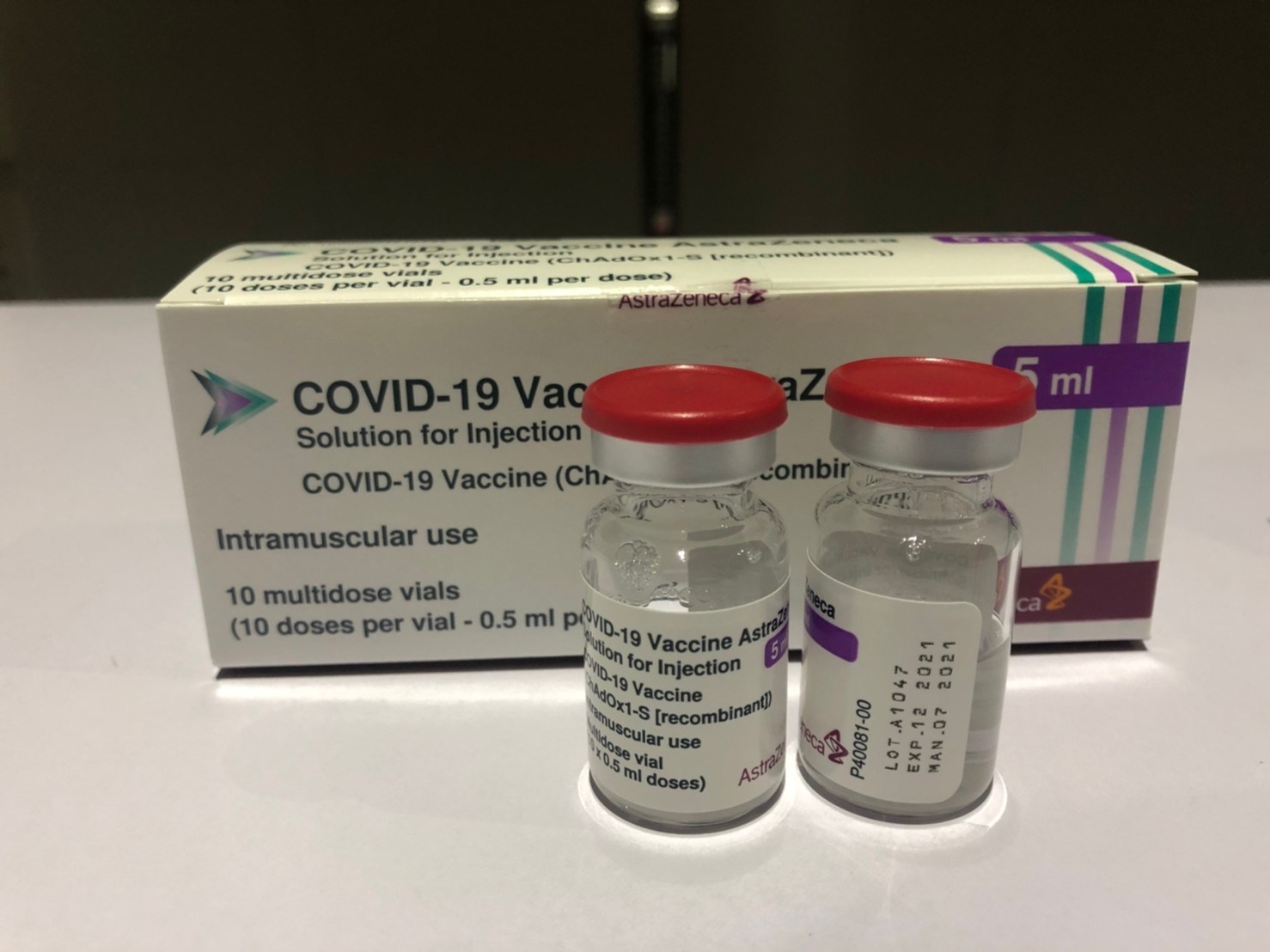 COVID-19,疫苗,施打率,AZ,莫德納,高端,主動脈剝離,高血壓,EUA,健康