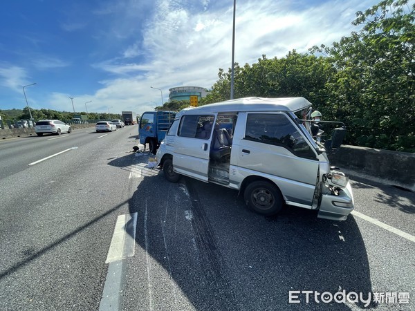 ▲中山高湖口段連環車禍　4車追撞幾乎擠爛！6人送醫。（圖／記者陳凱力翻攝）