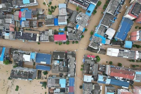 ▲湖北隨州柳林鎮暴雨成災。（圖／翻攝澎湃新聞）