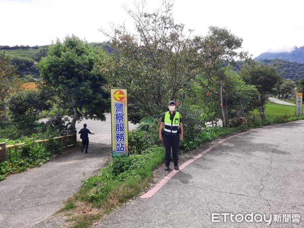 ▲▼每年暑假花蓮赤科山、六十石山金針花綻放，黃金花海吸引大量遊客朝聖。（圖／玉里分局提供，下同）