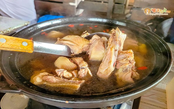 ▲▼308高地龍船山莊土雞城。（圖／饗食客棧。淘氣猴vs肥獅子の旅食天堂授權提供，下同，請勿隨意翻攝以免侵權）