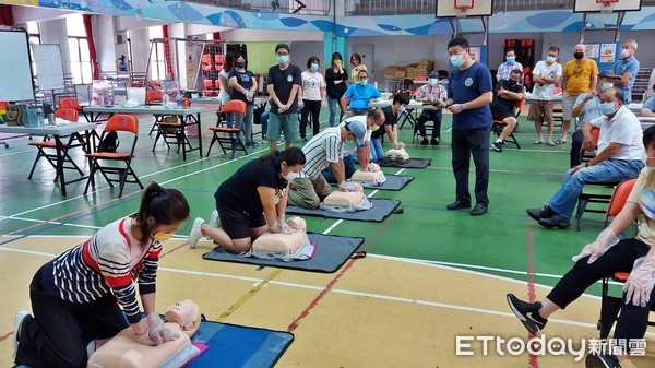 ▲基隆市府斥資1400萬購16輛幼童專用車 守護幼童安全上學環境。（圖／記者郭世賢翻攝）