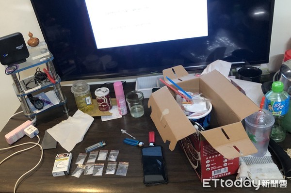 ▲警方持搜索票逮捕耿男，並且在其住處起出毒品及相關犯罪工具。（圖／吉安分局提供，下同）