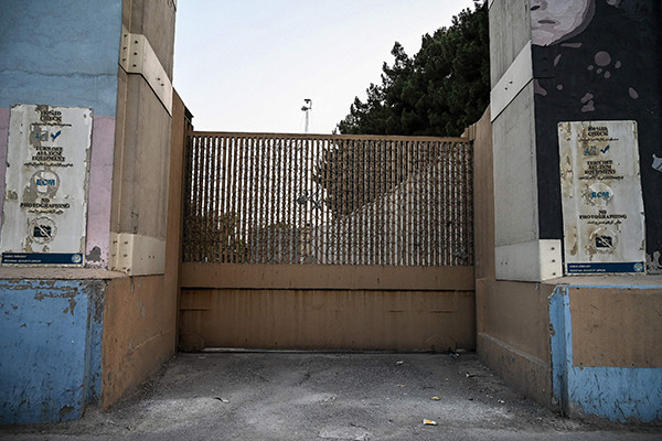 ▲美國駐阿富汗大使館門前已空無一人。（圖／翻攝新華社）