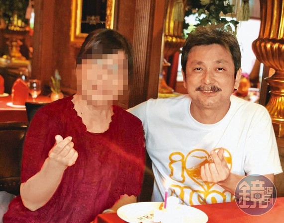 申榮賓（右）與行政人員L女（左）大搞不倫，還自拍性愛影片。（讀者提供，已變裝處理）