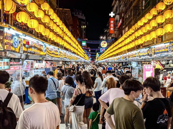 ▲基隆廟口夜市。（圖／翻攝林右昌臉書）