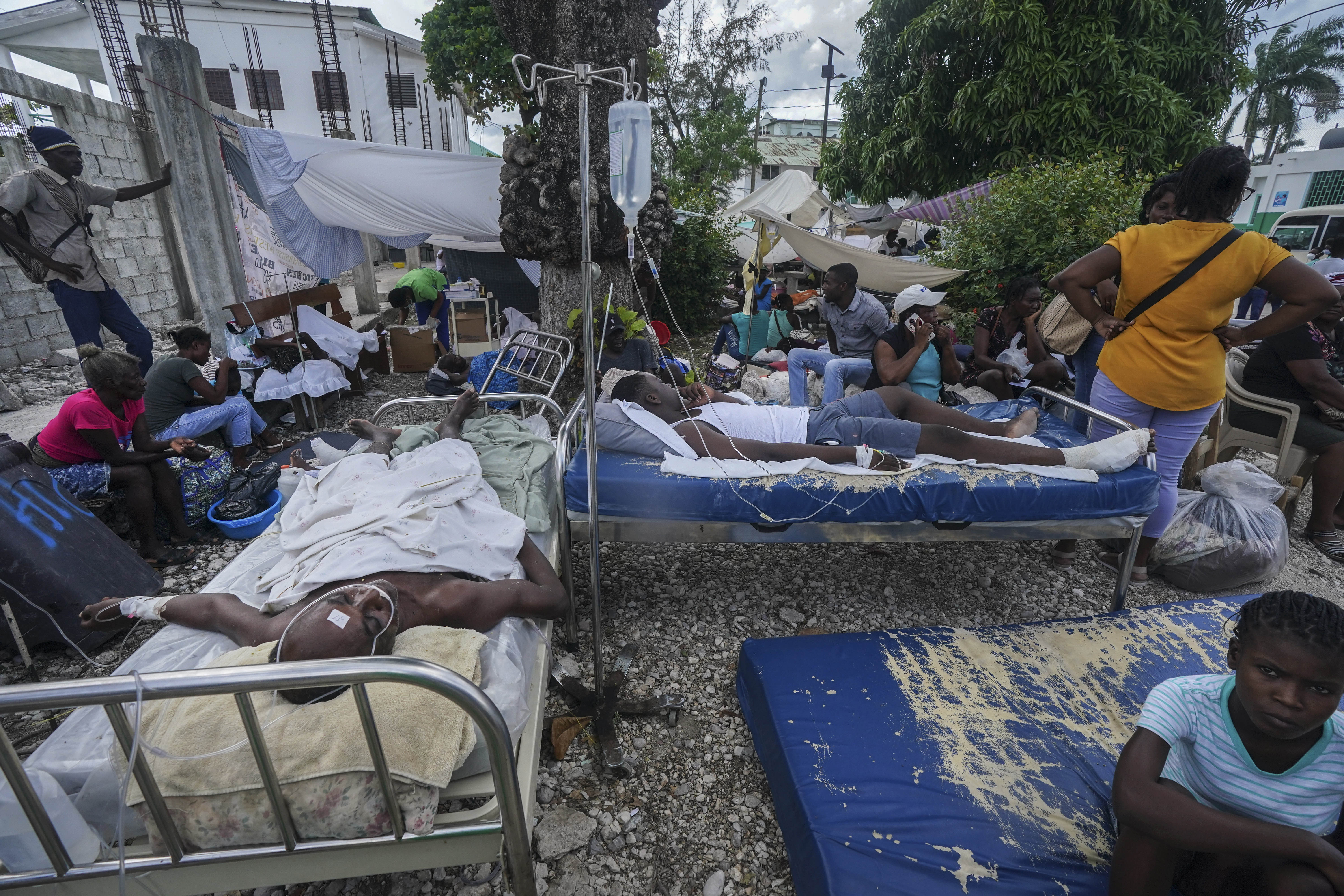 ▲▼海地近2000死萬人傷。（圖／達志影像／美聯社）