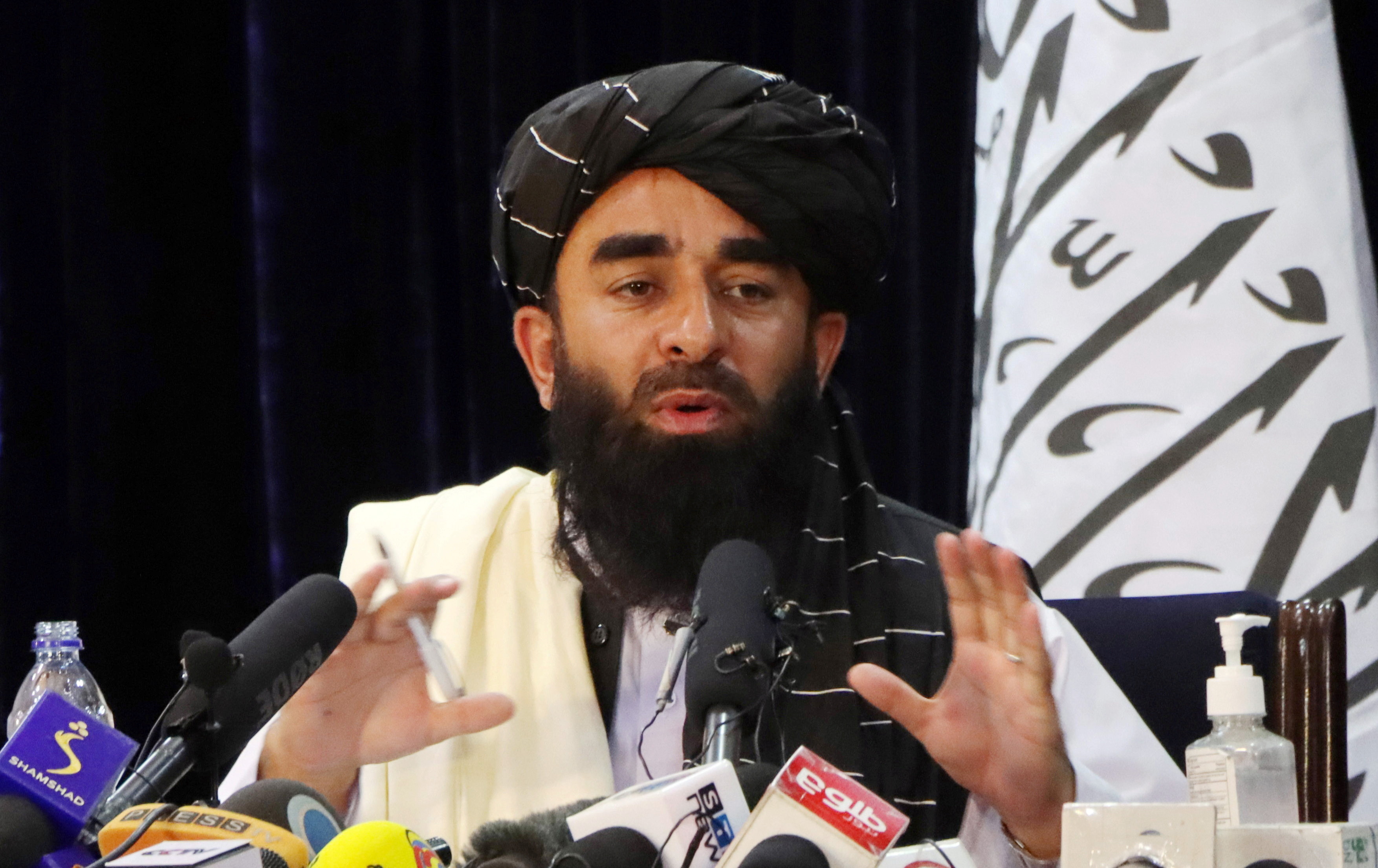 ▲▼塔利班發言人穆賈希德17日在喀布爾舉行記者會，強調「戰爭已結束，每個人都須被原諒」。（圖／路透社）