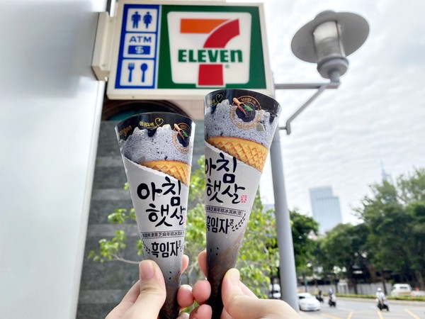 ▲▼7-11韓國熊津黑芝麻年糕冰淇淋。（圖／7-11提供）