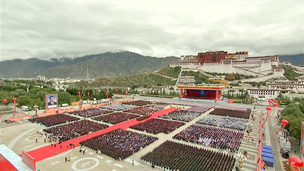 ▲▼西藏解放70周年大會在西藏拉薩布達拉宮前舉行，中共領導人汪洋等出席。（圖／取自cctv）