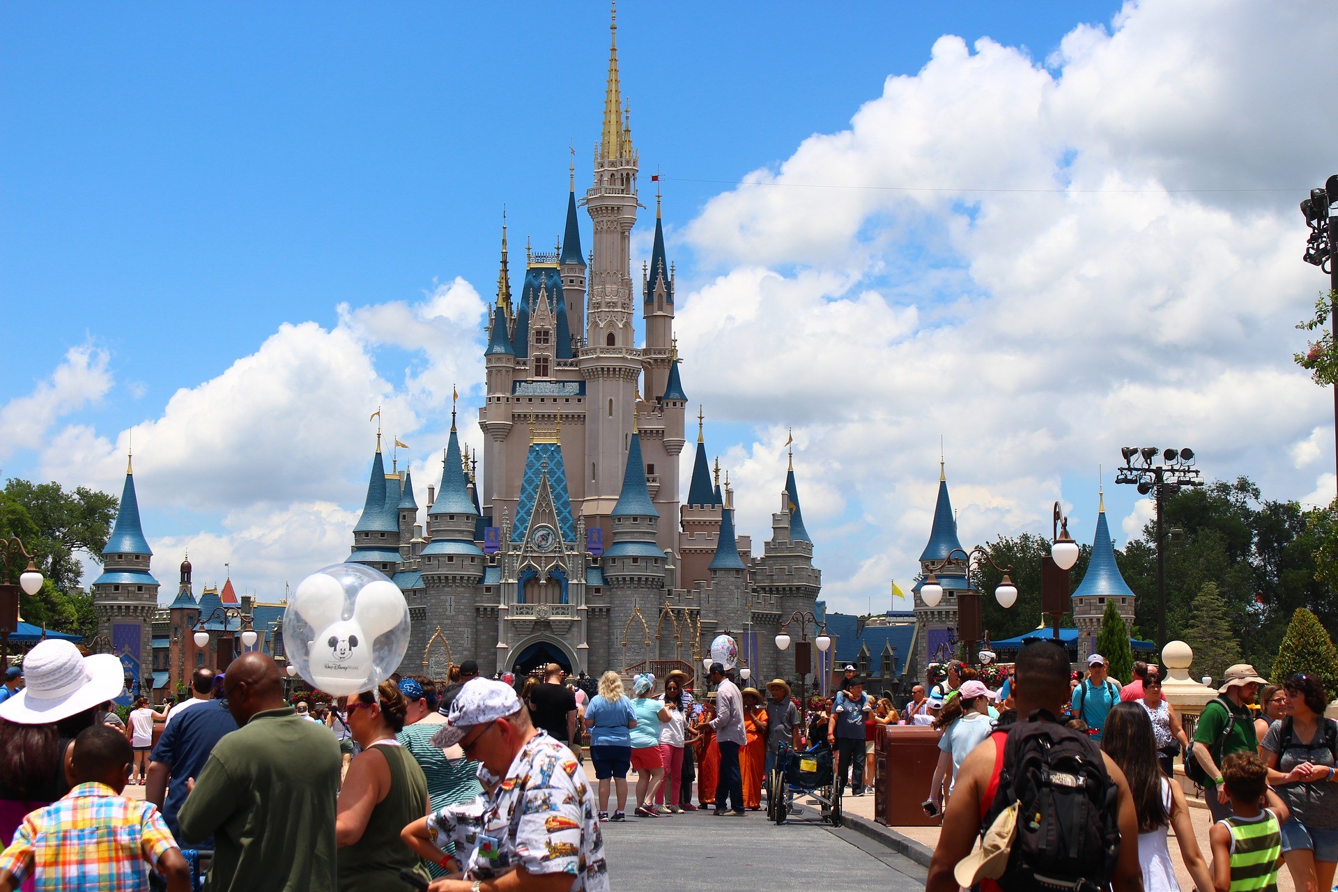 ▲佛州迪士尼將終止免費快速通關，不想排隊的遊客需花錢購買快速通關服務。（圖／取自免費圖庫pixabay）
