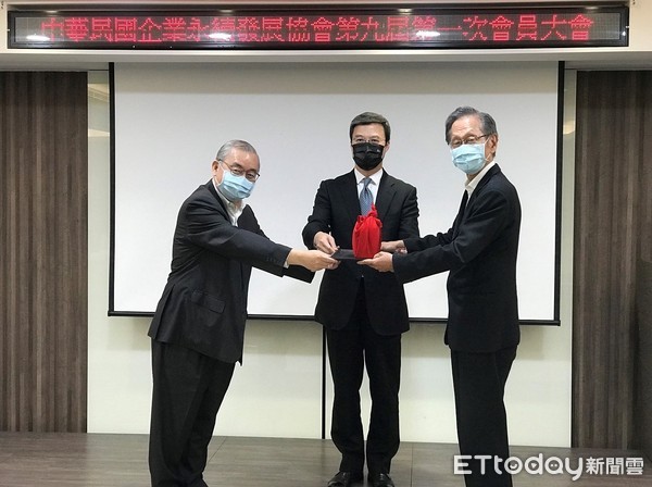 ▲華碩董座施崇棠接任BCSD Taiwan第九屆理事長。（圖／華碩提供）