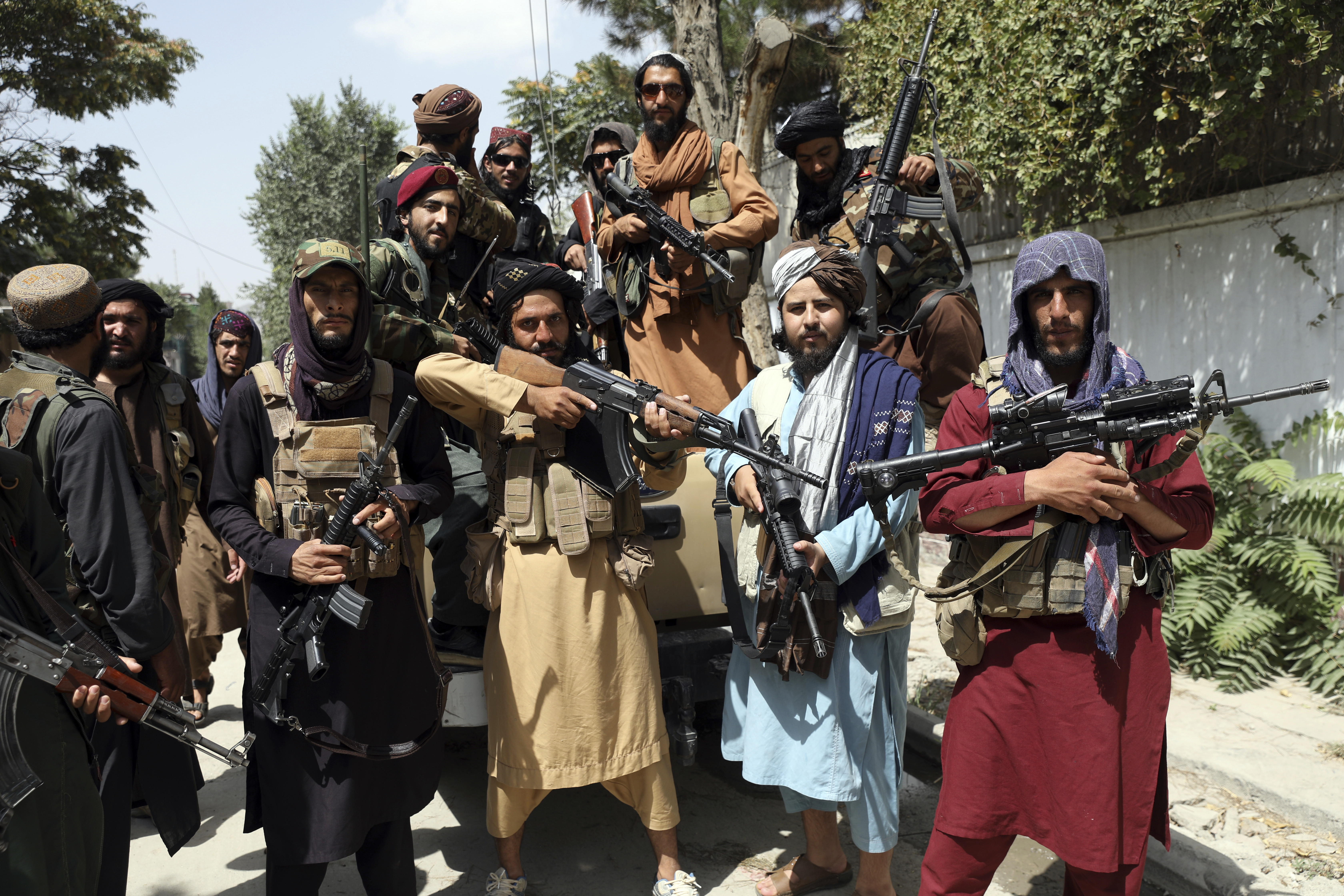 ▲▼塔利班組織19日在首都喀布爾拍照，慶祝阿富汗獨立日，並宣布他們擊敗美國。（圖／達志影像／美聯社）