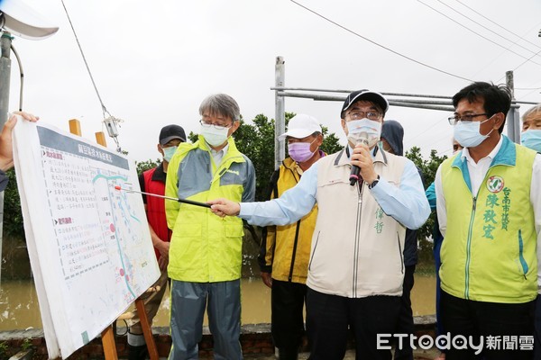 ▲台南市長黃偉哲表示，治水要讓人民有感，未來將在麻豆小埤里、苓子林等地增設新的水利設施，除了優先保護人民不受淹水之苦，也要保護農民的經濟作物。（圖／記者林悅翻攝，下同）