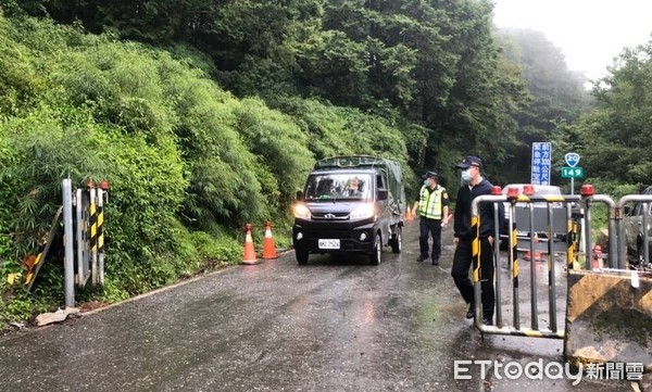 ▲警方協助緊急通行。（圖／記者楊漢聲翻攝）