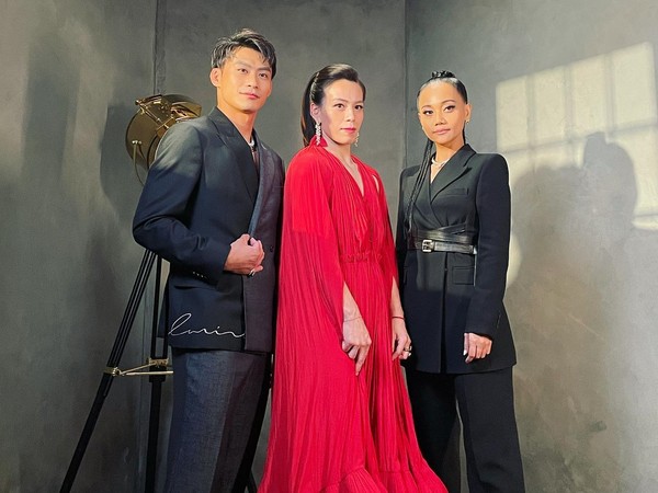 ▲▼阿爆台上合體舉重女神郭婞淳和柔道男神楊勇緯。（圖／翻攝自IG）