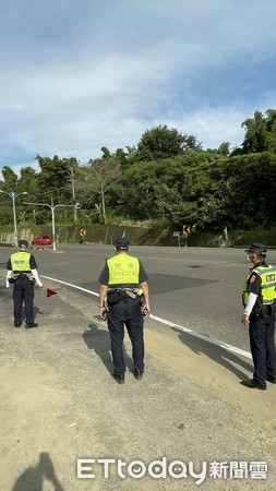 ▲台南市警歸仁分局在龍崎市道182線，結合監理站、環保局與交警大隊不定時實施監警環聯合稽查，對違規改裝車輛依法告發，危險駕駛則依公共危險罪嫌函辦。（圖／記者林悅翻攝，下同）