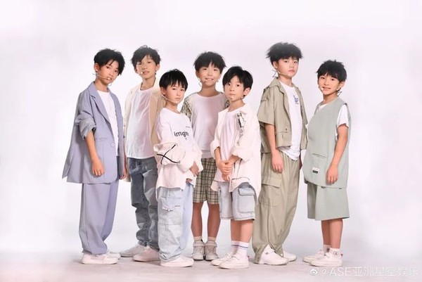 ▲平均年齡只有8歲的「天府少年團PANDABOYS」出道挨轟。（圖／翻攝新聞晨報）