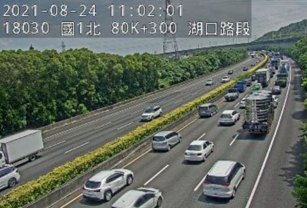 ▲▼國道1號北上76.9公里處發生連環追撞車禍，造成後方回堵數公里。（圖／翻攝自高速公路1968，下同）