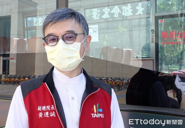 ▲▼聯合醫院副總院長黃遵誠專訪 開箱北市防疫巴士             。（圖／記者屠惠剛攝）