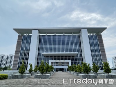 高雄男懶得上課「花3萬買小船駕照」 行賄航港局官員慘了