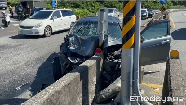 ▲▼      台東水往上流前嚴重車禍       。（圖／記者楊漢聲翻攝）