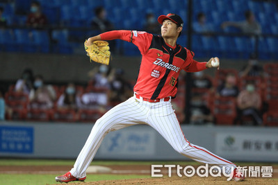 王維中獲得強大火力支援　葉總笑：可能不習慣