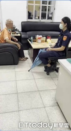 ▲▼ 水上暖警護送失聰長者返家。（圖／水上分局提供）