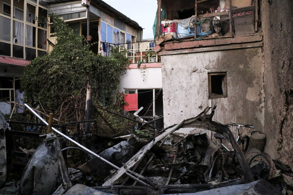 ▲▼喀布爾住宅區遭美軍空襲。（圖／路透）