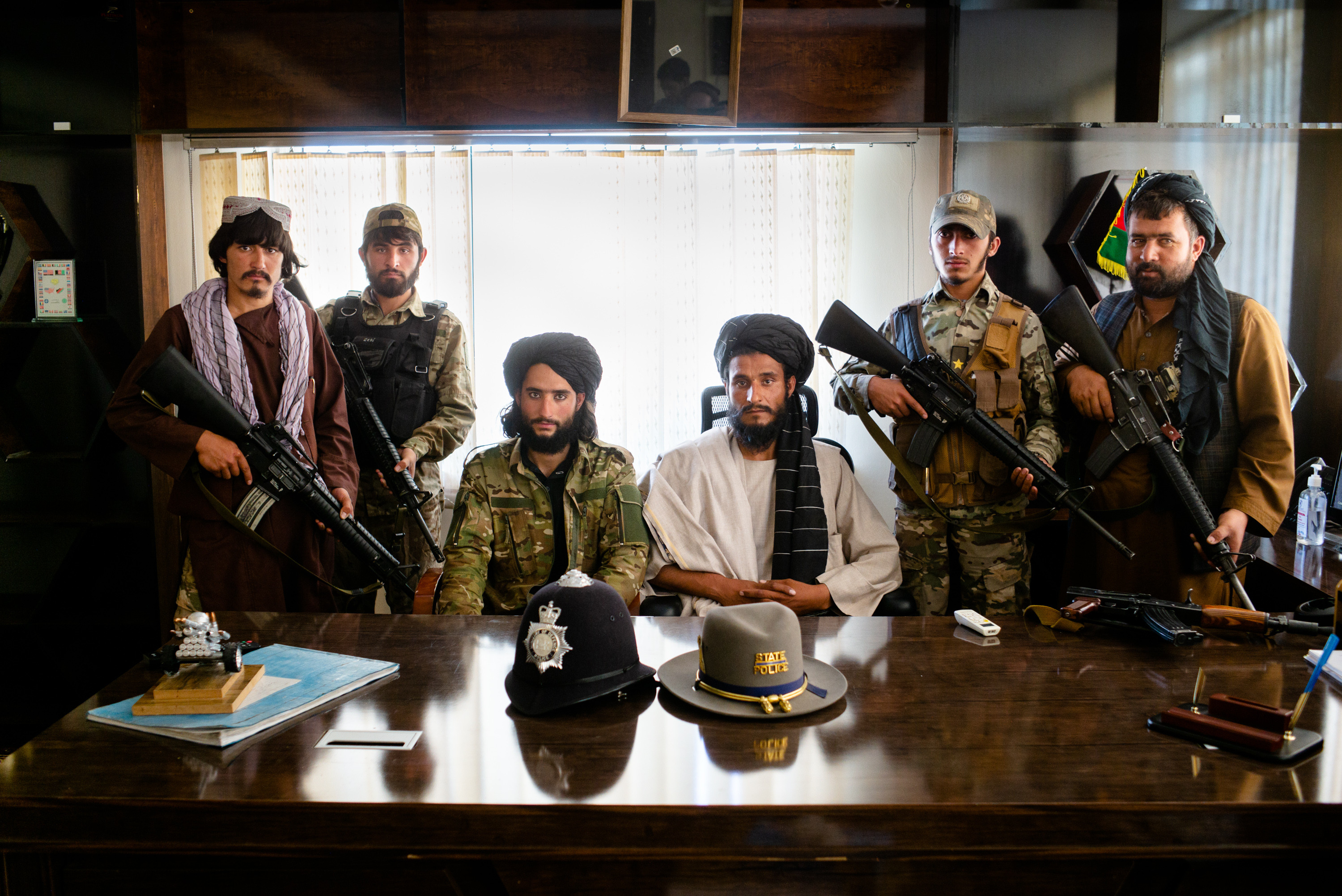▲▼塔利班佔領喀布爾的英國警察訓練總部。（圖／翻攝自Twitter）