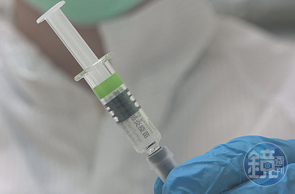 國產新冠肺炎（COVID-19）高端疫苗23日開始施打。（本刊資料照）
