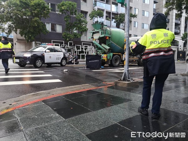 ▲▼輾過路人當場死亡。（圖／記者黃彥傑攝）