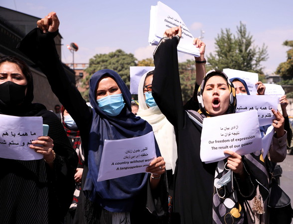 ▲▼阿富汗女性示威。（圖／路透）