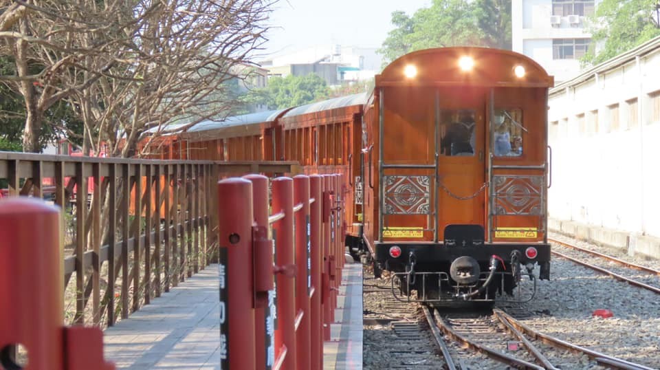 ▲▼阿里山林業鐵路小火車檜木車廂。（圖／林務局提供）