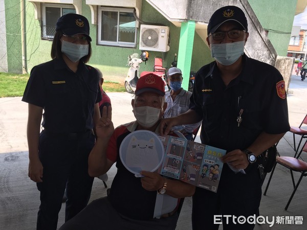 ▲里港警分局到 九如鄉「九如全人照顧園區」加強社區宣導交安            。（圖／記者陳崑福翻攝，以下同）